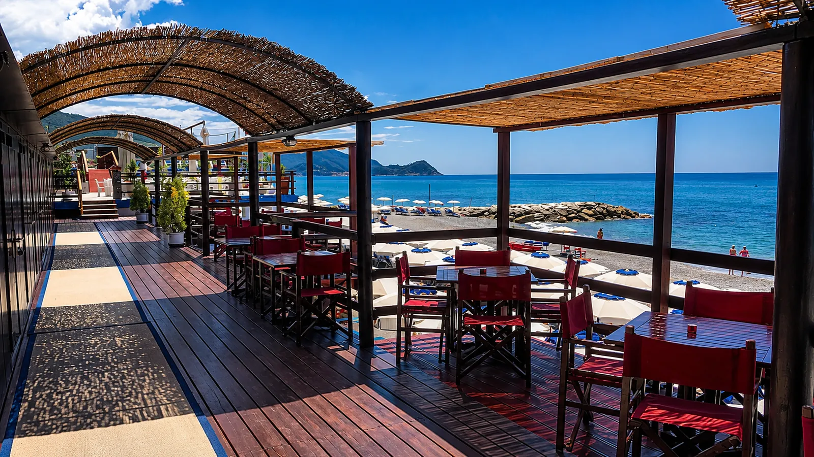 Terrazza dei Bagni Serenella affacciata sul mare